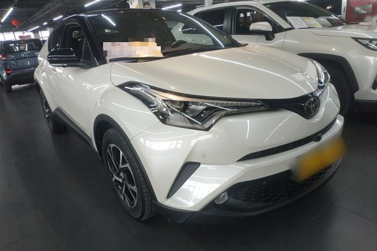 Used Toyota C-HR 2018 2.0L Luxury Edition China V Standard Front Right 45 Deg