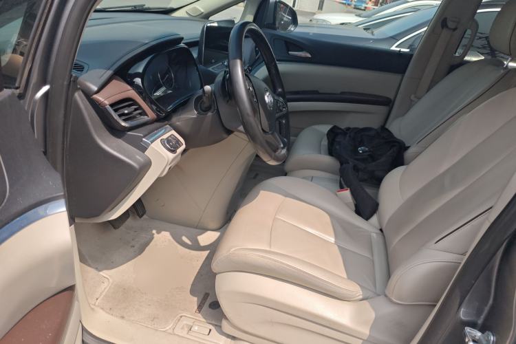 Used Buick GL8 2020 Land Business Class 652T Luxury Model Left Front Seat