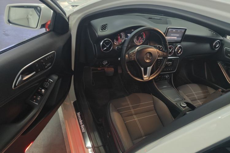 Used Mercedes-Benz A-Class 2015 A 200 Fashion Model Driver Seat