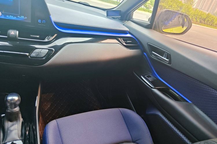 Used Toyota C-HR 2018 2.0L Leading with Sunroof China VI Standard