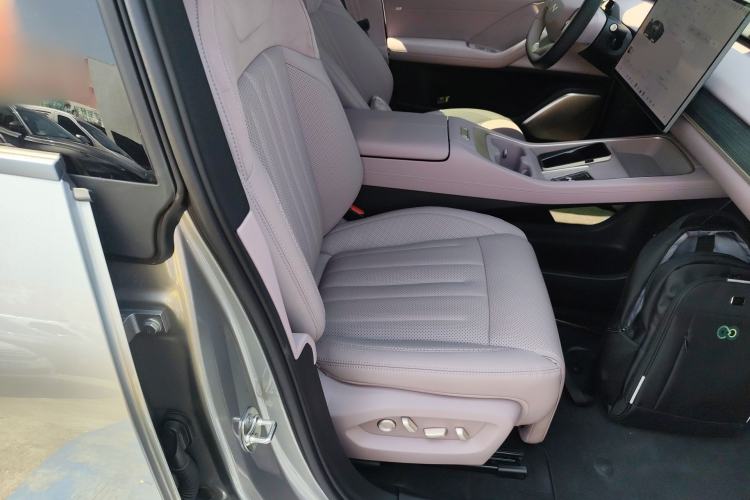 Used ONVO L60 2024 60 kWh Rear-Drive Version