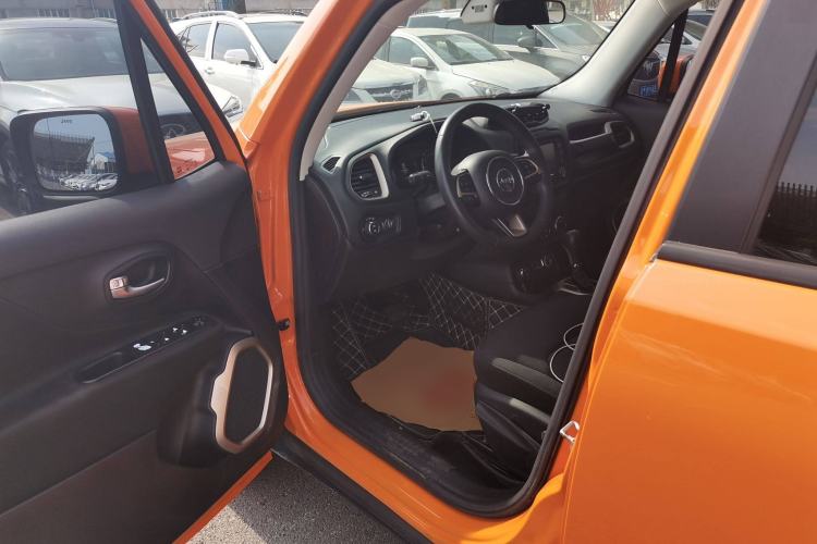 Used Jeep Renegade 2017 180TS Automatic Four-Wheel Drive Superior Edition
