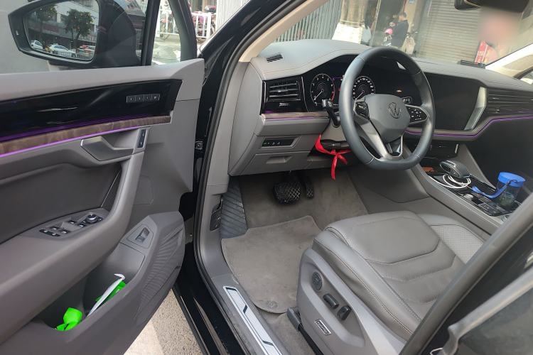 Used Volkswagen Touareg 2023 3.0 TSI Luxury Edition Obsidian Black Sport Package
