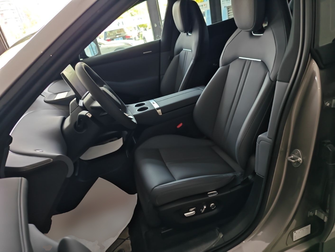 Xiaomi Auto YU7 2025 Ultra-Long Range All-Wheel Drive Pro Version — снимка 17