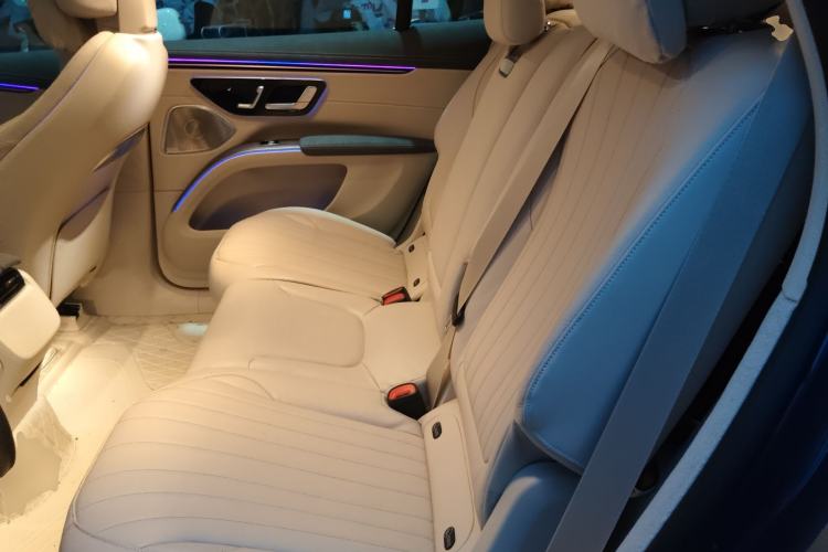 Used Mercedes-Benz EQS SUV 2023 450 4MATIC Pioneer Edition Left Rear Seat