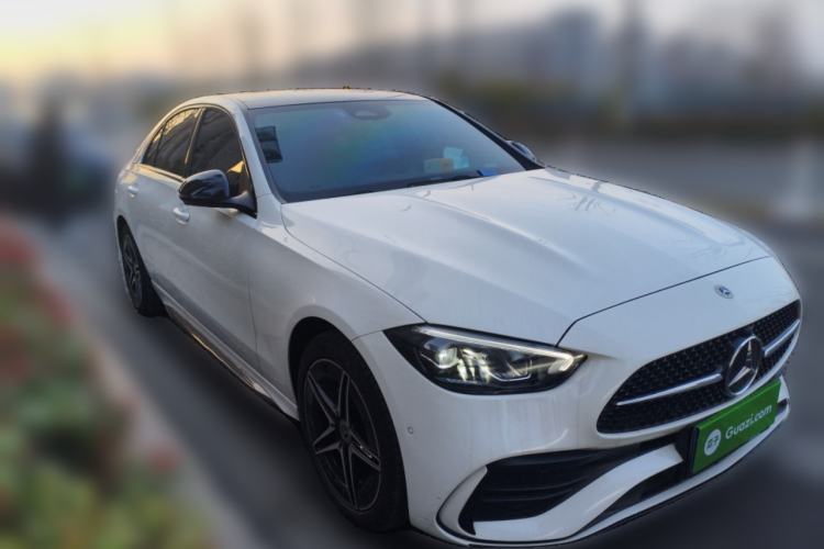 Used Mercedes-Benz C-Class 2024 Facelifted C-Class 260 L Night Edition Sports Version Front Right 45 Deg