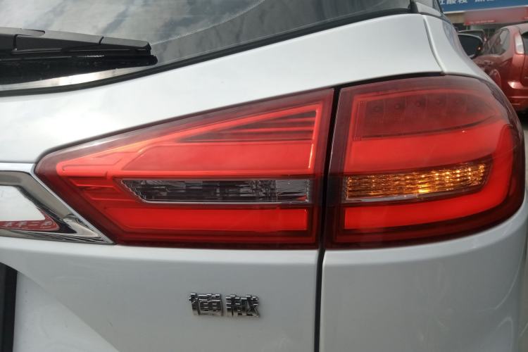 Used Geely Auto Emgrand X7 Sport 2016 1.8TD Automatic ZhiShang Model Exterior 3