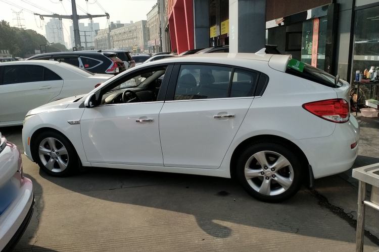 Used Chevrolet Cruze 2013 Hatchback 1.6T Automatic Flagship Model
