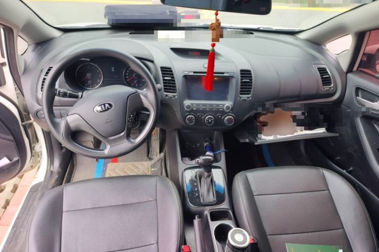 Used Kia K3 2016 1.6L Automatic GL Center Console