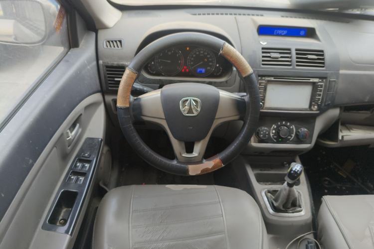 Used BAIC Weiwang M20 2013 1.5L Practical Version BJ415A Steering Wheel