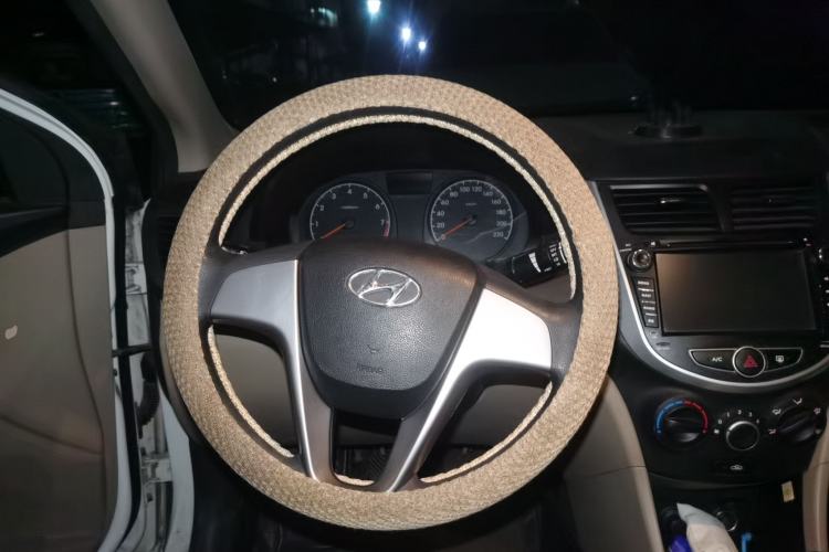 Used Hyundai Verna (older generation) 2014 1.4L Manual Smart GLS Trim