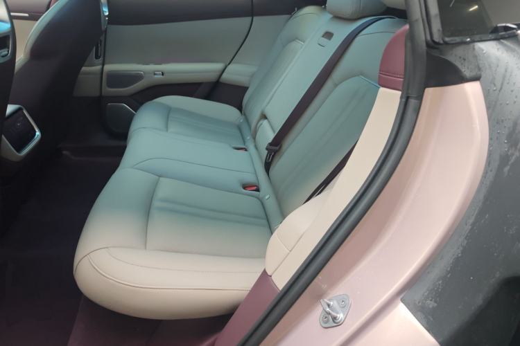 Used Xiaomi Auto YU7 2025 Ultra-Long Range High-Performance All-Wheel-Drive Max Edition Left Rear Seat