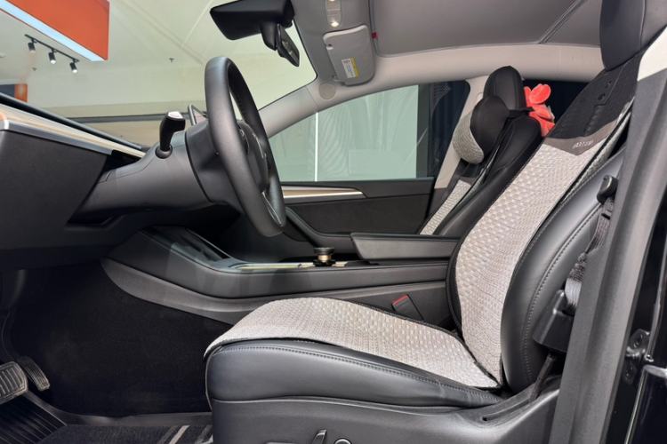 Used Tesla Model Y 2022 Long-Range All-Wheel-Drive Version