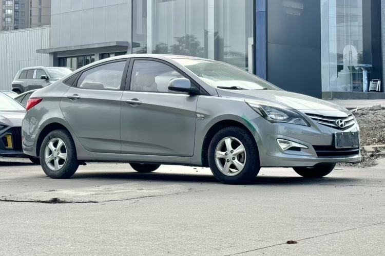 Used Hyundai Verna (older generation) 2014 1.4L Automatic Smart GLS Exterior 2