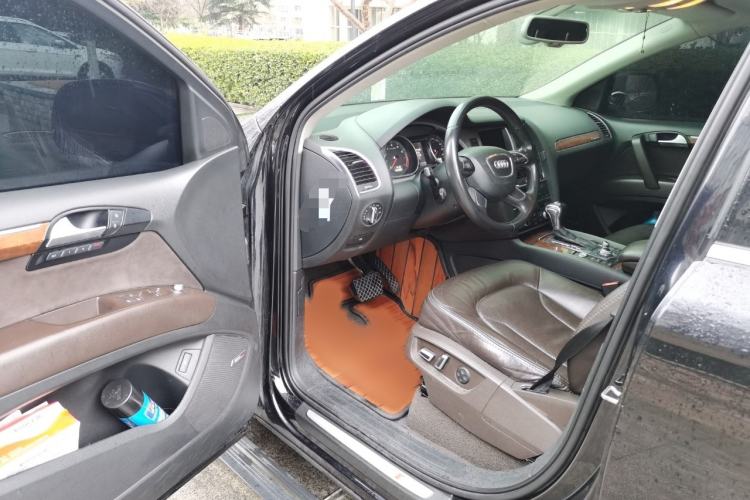 Used Audi Q7 2014 35 TFSI Sport Edition Interior 3