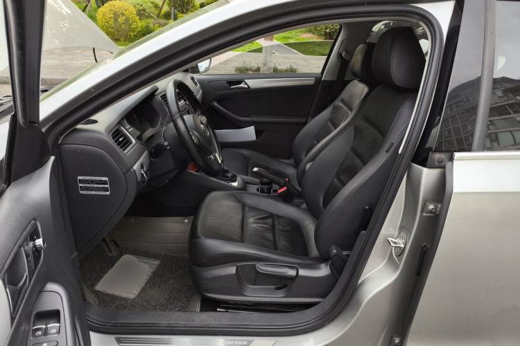 Used Volkswagen Sagitar 2014 Revised Version 1.4TSI Automatic Luxury Edition Left Front Seat