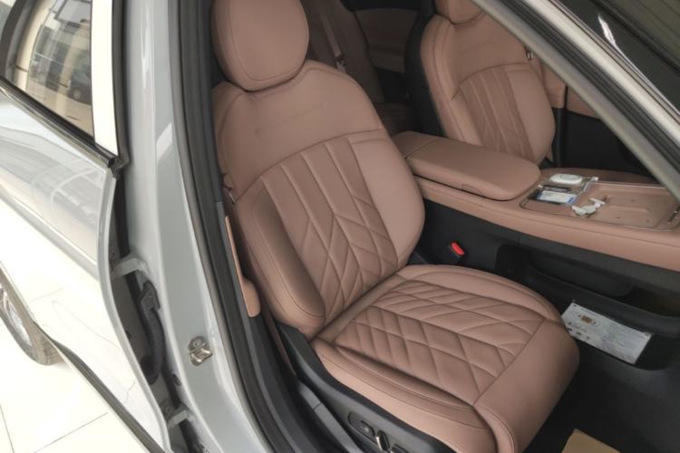 Used Nio ES6 2025 75 kWh Right Front Seat