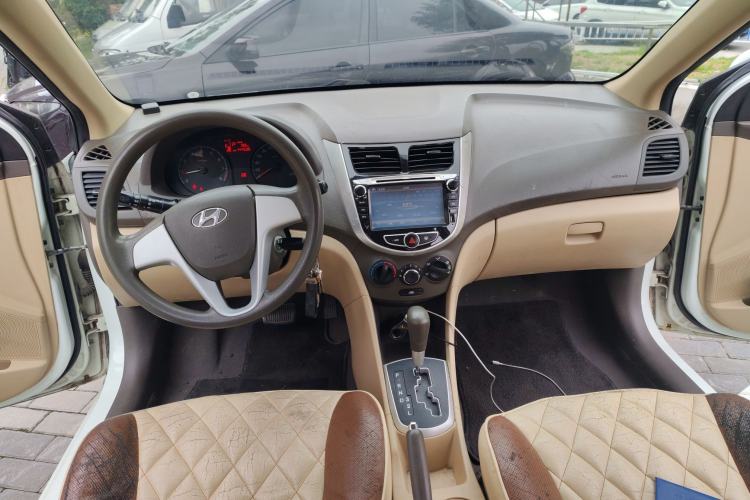 Used Hyundai Verna (older generation) 2010 Sedan 1.4L Automatic Comfort Model GS
