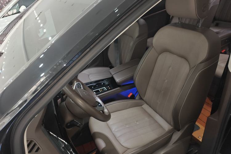 Used Volkswagen Viloran 2022 380TSI Luxury Edition Left Front Seat