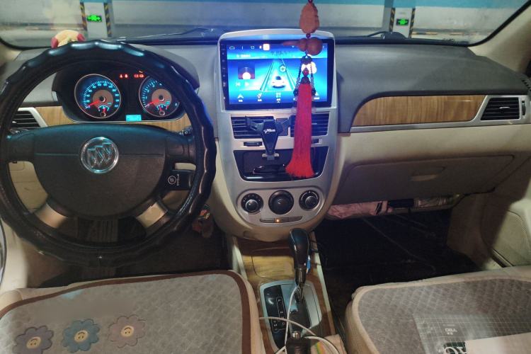 Used Buick Excelle 2015 1.5L Automatic Classic Model Center Console