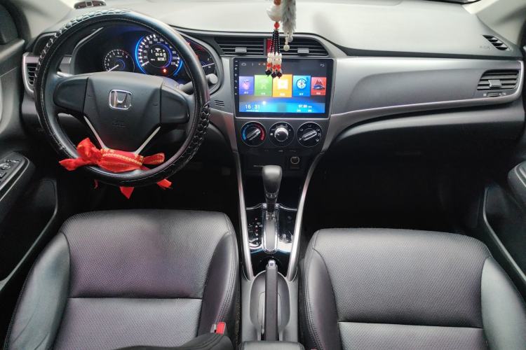 Used Honda Crider 2017 1.8L CVT Comfort Special Edition Center Console