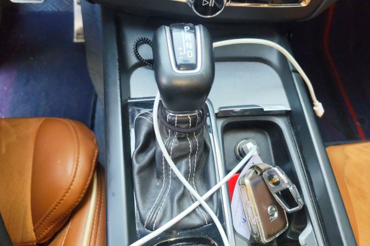 Used Volvo XC60 2019 T5 4x4 Smart & Dynamic Sport Edition China VI Standard