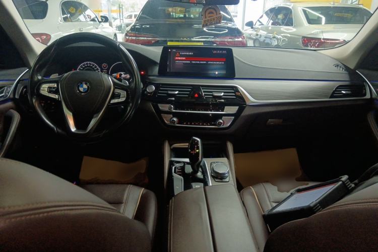 Used BMW 5 Series 2019 Updated 530Li xDrive Luxury Package Center Console