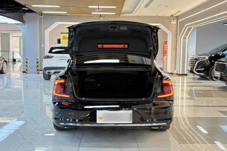 Used Volvo S90 2025 B5 Zhiya Luxury Edition