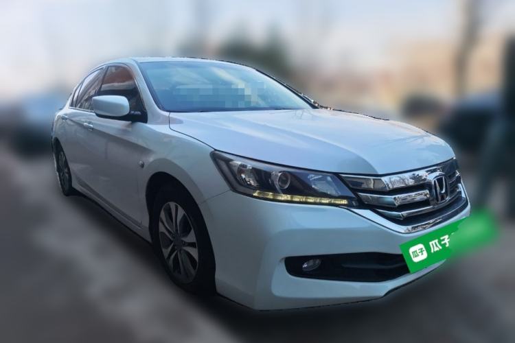 Used Honda Accord 2014 2.0L EX Luxury Edition Front Right 45 Deg