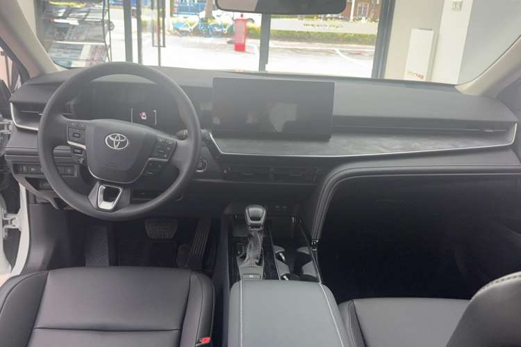 Used Toyota Camry 2024 Dual-Motor 2.0 HE Elite Edition
