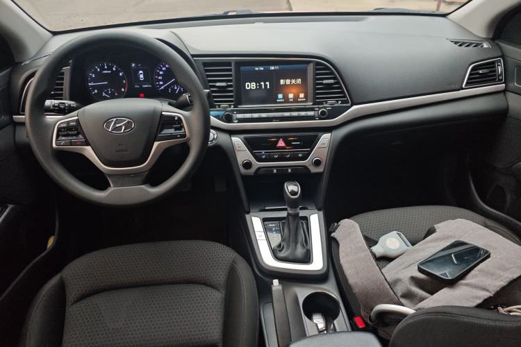Used Hyundai Elantra (6th Generation / Lingdong) 2016 1.6L Automatic ZhiXuan – Elite Version Center Console