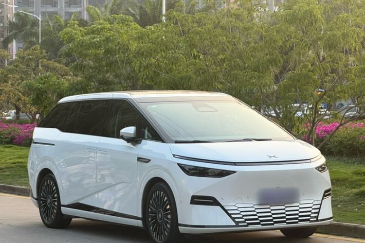 Used XPeng X9 2025 740 Ultra-Long Range Max Exterior 9