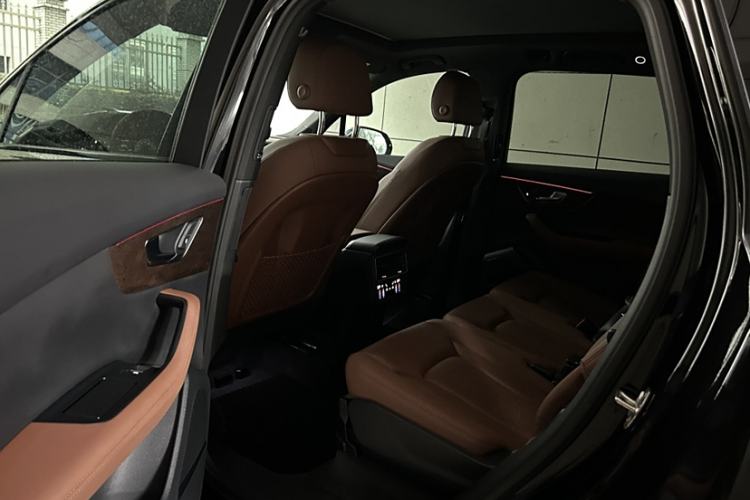 Used Audi Q7 2023 55 TFSI quattro S line Sport Edition Interior 5