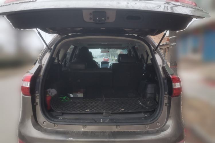 Used JMC Yusheng S350 2014 2.4T Automatic 2WD Diesel Luxury Version with Sunroof 7 Seats Trunk