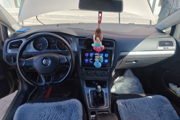 Used Volkswagen Golf 2016 1.6L Automatic Fashion Model
