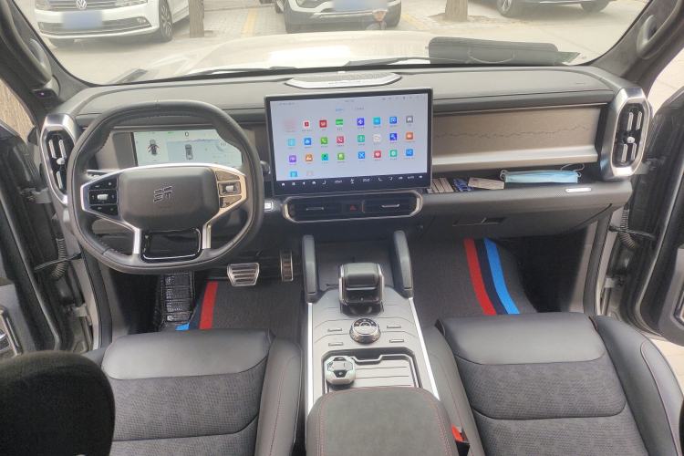 Used JETOUR Traveler 2023 2.0T All-Wheel Drive CrossPRO+ Center Console