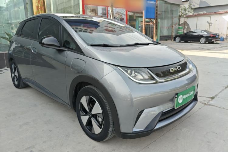 Used BYD Dolphin 2023 420 km Fashion Edition Front Right 45 Deg