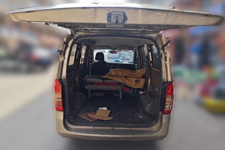 Used Wuling Rongguang V 2016 1.5L Practical Version Trunk