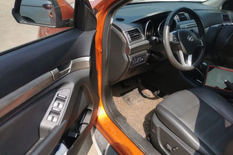 Used BAIC Senova X65 2015 2.0T Automatic Elite Model Left Front Seat