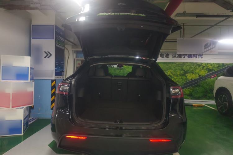 Used Tesla Model Y 2023 Long-Range All-Wheel-Drive Version