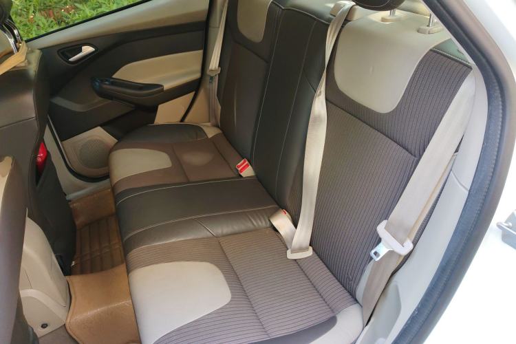 Used Ford Focus 2012 Sedan 1.6L Automatic Fashion Edition