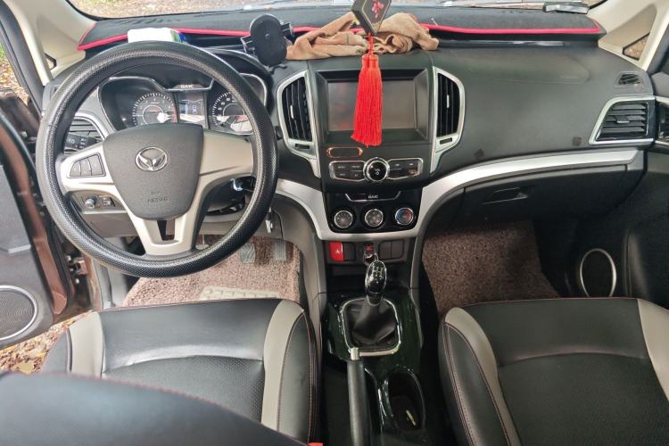 Used HYOSOW H3 2015 1.5L manual luxury version