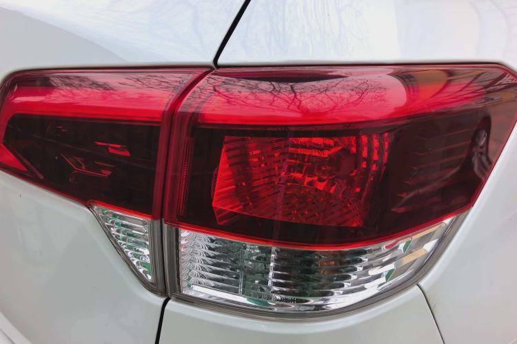 Used Nissan Terra 2018 2.5L Automatic 2WD Luxury Edition Exterior 3