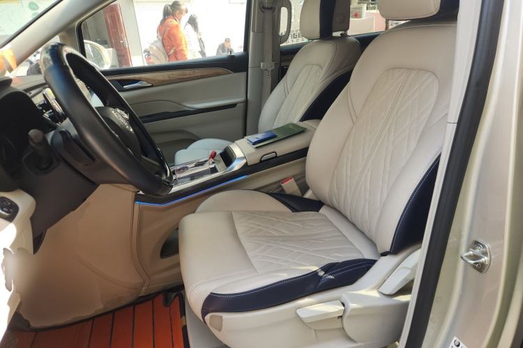 Used Buick GL8 2017 ES 28T Comfort Model China V Standard
