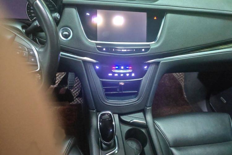 Used Cadillac XT5 2018 25T Luxury Model
