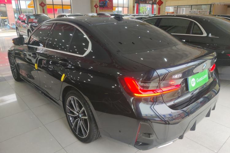 Used BMW 3 Series 2025 325i M Sport Package Rear Left 45 Deg