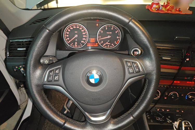 Used BMW X1 2015 sDrive18i Fashion Upgrade Edition Steering Wheel