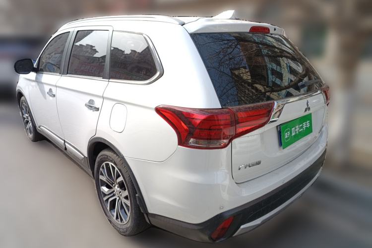 Used Mitsubishi Outlander 2018 2.4L 4x4 Elite Edition 5 Seats
