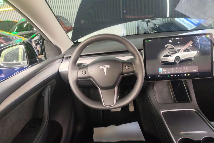 Used Tesla Model Y 2023 Rear-Wheel-Drive Version
