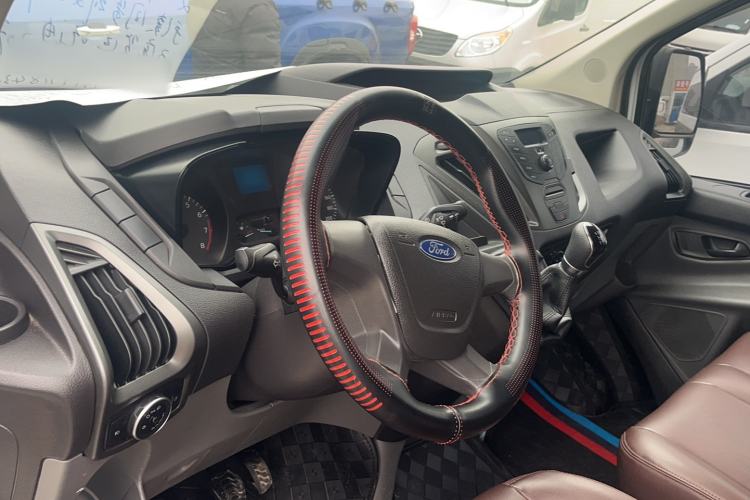 Used Ford Transit 2017 2.0T Gasoline Van Mid-Drive Mid-Roof China V Standard